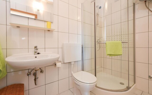 Amazing Home in Zastrazisce With Wifi and 2 Bedrooms