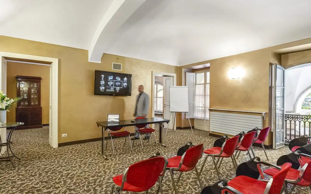Hotel Roma E Rocca Cavour