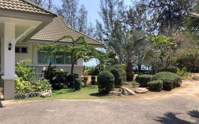 Seapine Beach Golf and Resort Hua Hin