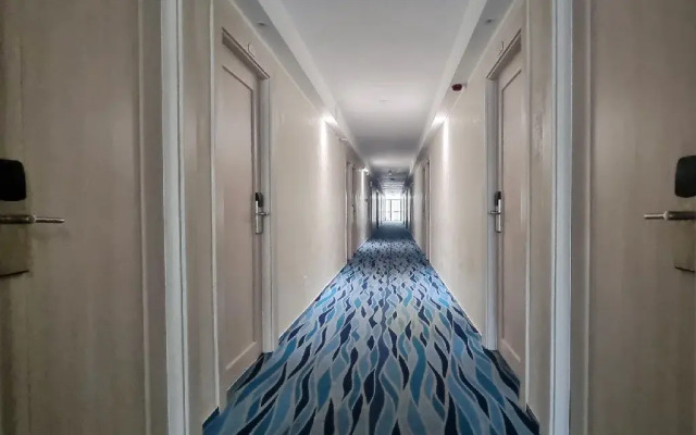 Hotel Holiday Blue