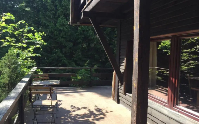 Dom letniskowy POŚRÓD KASZUBSKIEGO LASU