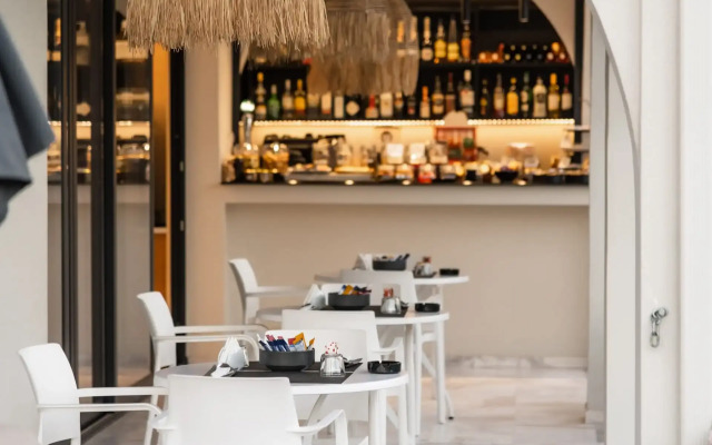 Nikon Boutique Hotel