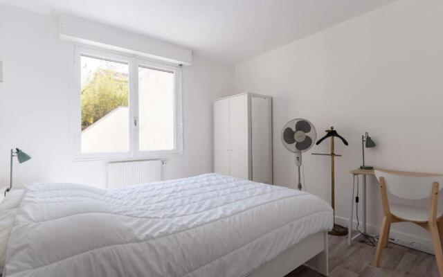 Bright 70m Cosy Near the Beach