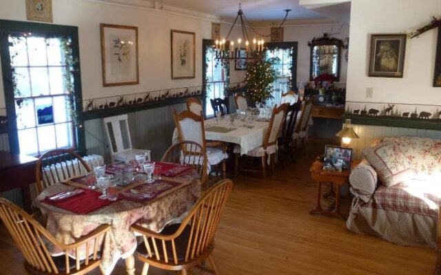 Spruce Moose Lodge and Cottages
