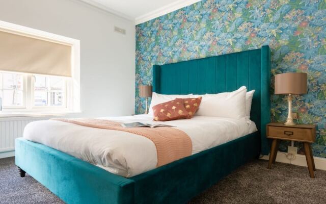 The South Kensington Place - Modern Bright 4bdr Townhouse