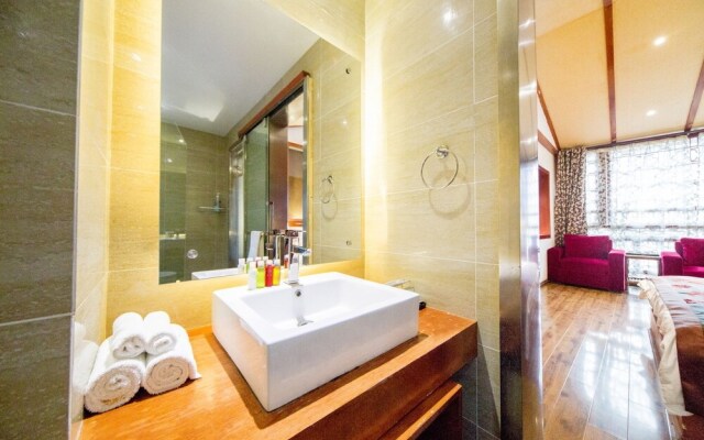 Lijiang Bairui Vacation Hotel