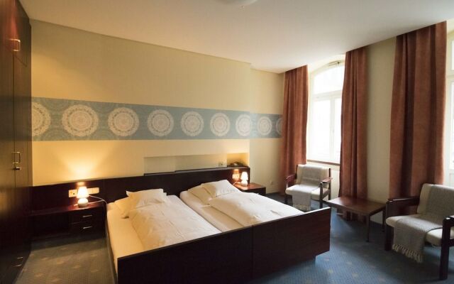 Vintage Hotel Twenty-eight