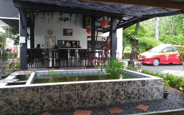 Phuket Sirinapha Resort