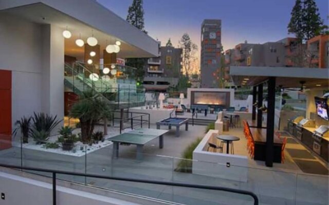 Global Luxury Suites at Studio City