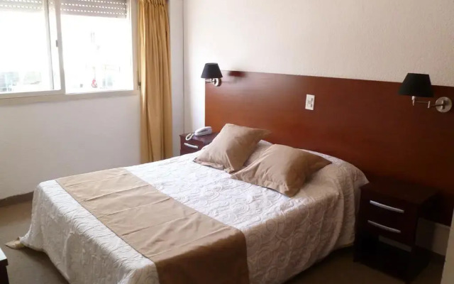 Shelton Hotel