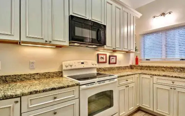4585 Parkside Villa