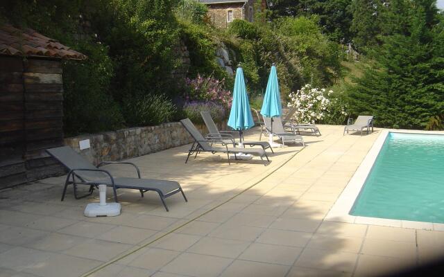 Beautiful Apartment in Saint-Prix with Swimming Pool