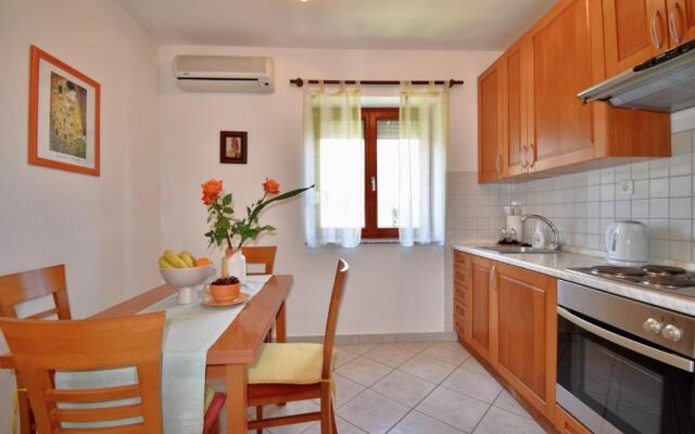 Amazing Apartment in Pula With