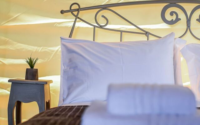 Pefkon Suites
