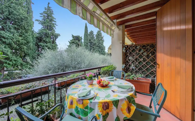Verde Giada-shared Pool & Parking