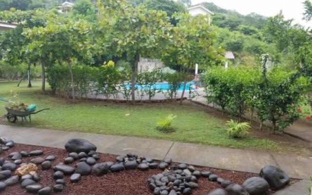 Beautiful Ground Floor Condo Close To Beach #33!