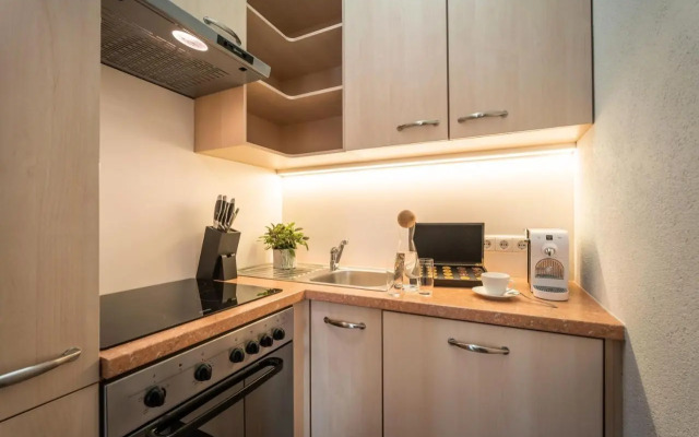 Monis Apartment