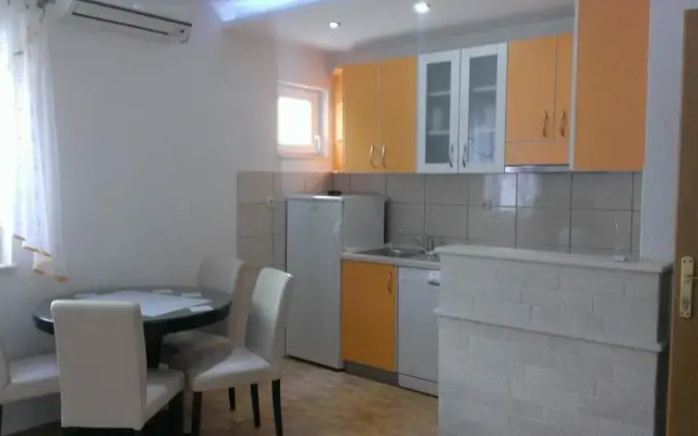 Apartments Luetic