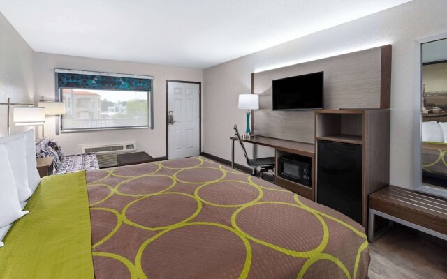 Super 8 Prattville/Montgomery