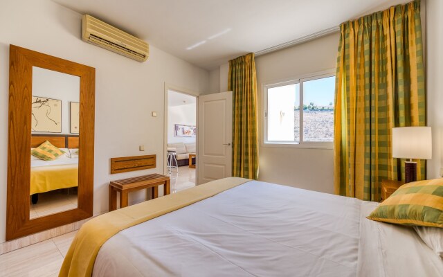 Holiday Club Sol Amadores Hotel