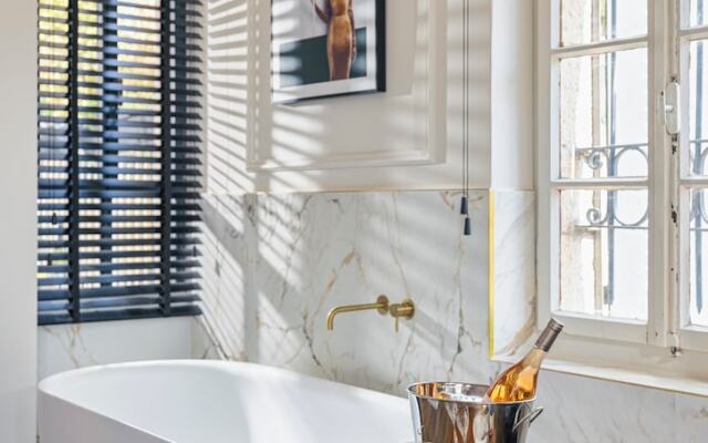 Villa Albi - Machne Yehuda Hotel