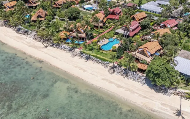 Tropical Beachside 4 bedroom Villa KBR23