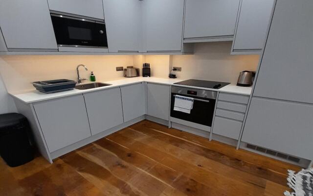 Slough Museum, Two-bedroom Apartment by Belvilla