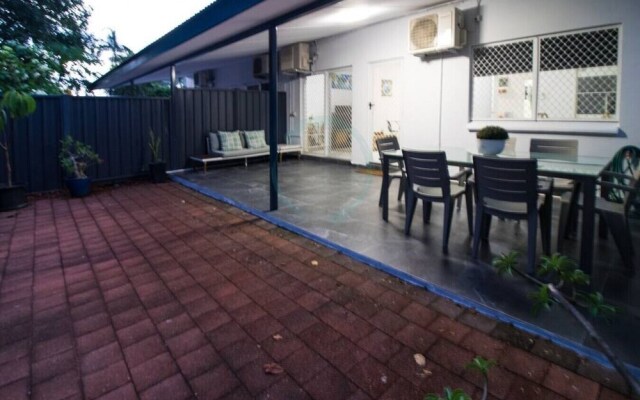 ZEN GARDEN - 2 BR Cozy Modern Design Apt