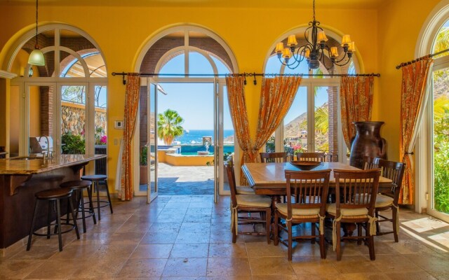 Ocean View 4BR Villa Steps From Cabo: Villa Haydee
