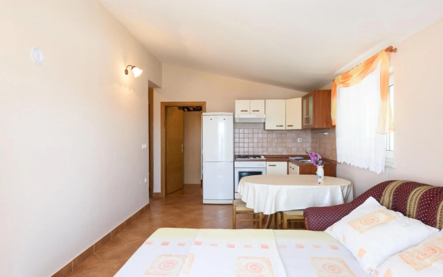 Vese - 100 m from beach - A4(2+2)