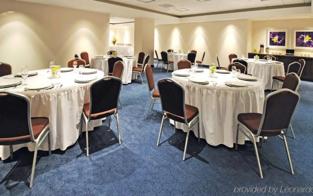 Holiday Inn Express Hotel & Suites Toronto - Markham by IHG