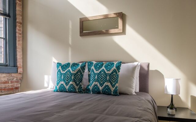 Spacious CLE Apartments by Frontdesk