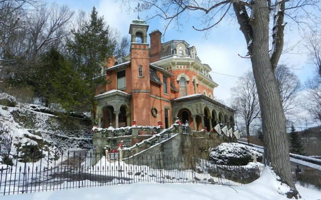 The Harry Packer Mansion Inn