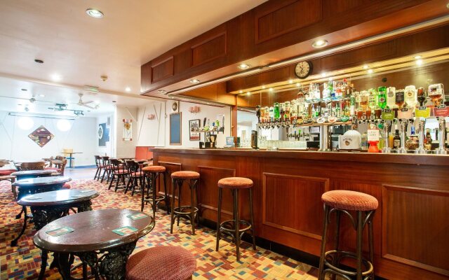 OYO Godolphin Arms Hotel