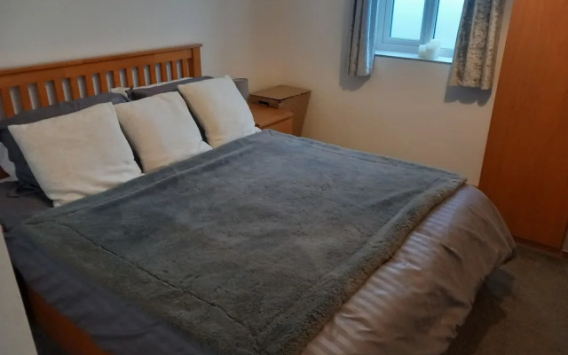 Remarkable Seaside Apartment - Sleeps 4