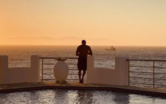 SeaRock Rooms & Suites Amorgos