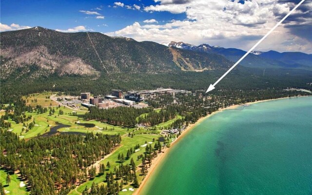 Conifer - 3 Br condo by RedAwning