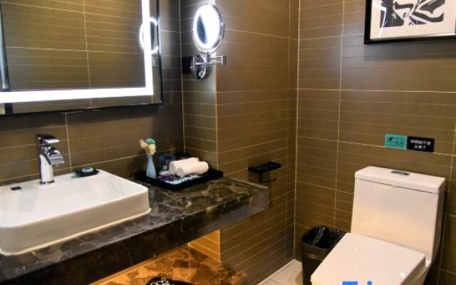 Xana Hotelle (Tianjin Huaming Binhai International Airport)