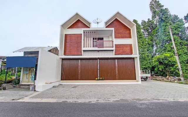 Super OYO 91816 Griya Putih