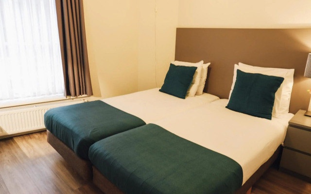 Hotel Corner House