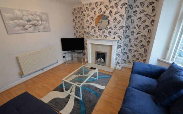 Boutique Hoiday Home In Coventry With Garden