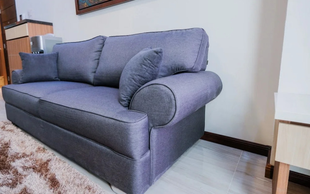 Elegant 2BR Gallery West Apartment