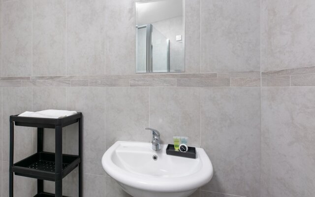 New Modern Apartment