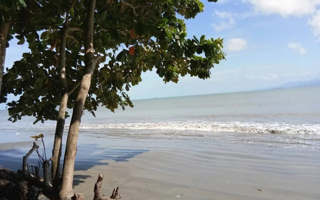 Sky Beach Travel & Hostel