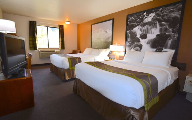 Super 8 by Wyndham Port Angeles at Olympic National Park Hotel