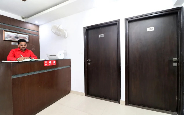 OYO 8627 Hotel Space