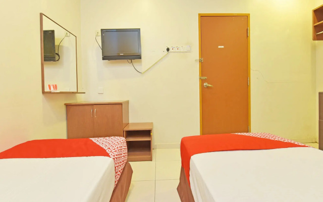 OYO 582 Hotel Walk Inn