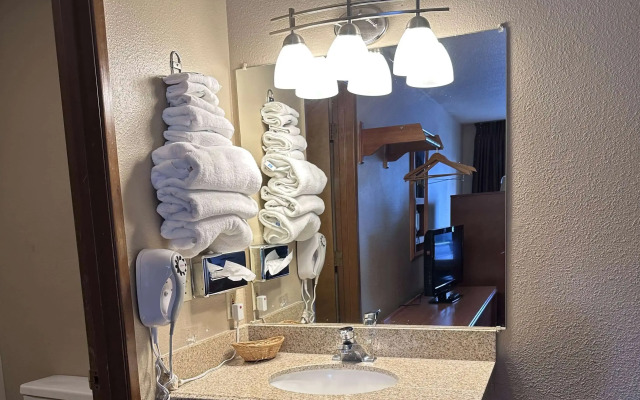 Super 8 by Wyndham Vancouver East