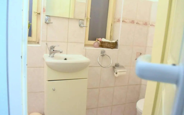 AIRSTAY PRAGUE - 3 BEDROOM residence with SAUNA