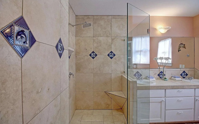 Spacious & Pet Friendly + Game Room Sleeps 10